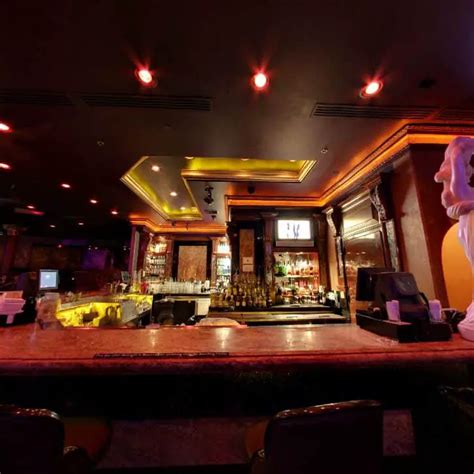Treasures Gentlemen S Club And Steakhouse Prices And Hours Las Vegas
