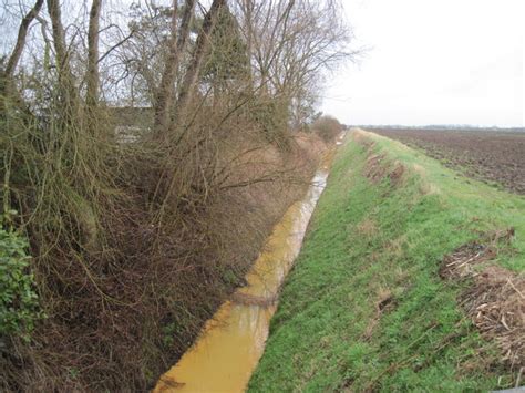 Holderness Drain North Of Baswick © Martin Dawes Geograph