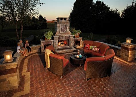 Copthorne Patio With Fireplace And Brussels Dimensional Seat Walls