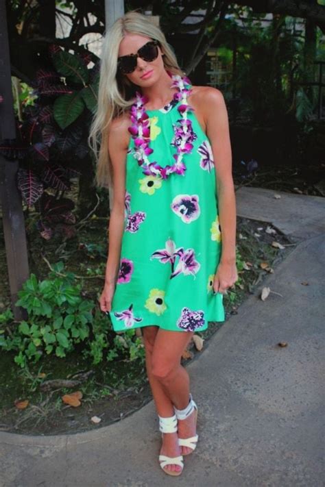 What to wear to a luau Party 40 Hawaiian Outfits0151  Hawaiian outfit, Luau outfits, Luau dress