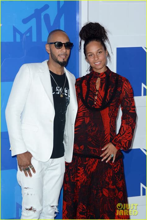 Alicia Keys Responds To Criticism Over Not Wearing Makeup At Vmas 2016