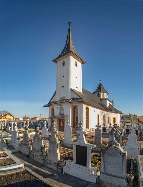Semnificatia numelor constantin si elena. Biserica Sf. Împ. Constantin și Elena din Stupini ...