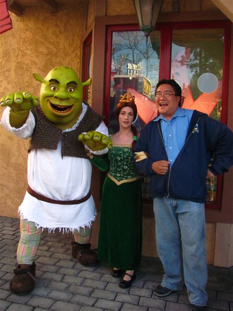 Meeting Shrek And Fiona Near Cartooniversal Loren Javier Flickr