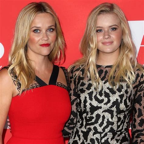 Reese Witherspoons Teenage Picture Makes Her Look More Like Daughter