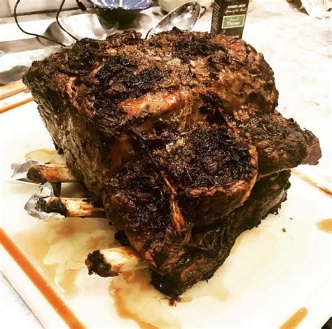 Since it's something that's made for celebratory occasions, it should be served with equally celebratory from buttery mashed potatoes to cheesy baked asparagus, these insanely tasty sides will make your prime rib shine even more. TBT to my rosemary and garlic crusted Christmas prime rib roast | Prime rib, Nyc food, La food