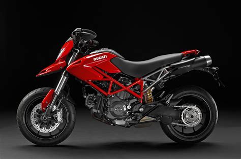 Ducati hypermotard 796 bike overview. 2012 Ducati Hypermotard 796 Review - Top Speed