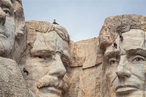 Here Are Some Rarely Known Facts About The Secret Chamber Inside Mount Rushmore Page Of