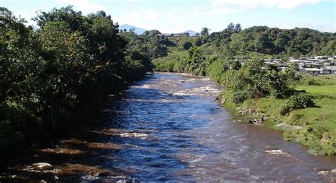 El Río Cauca Uno De Los Más Importantes De Colombia Se Encuentra Por