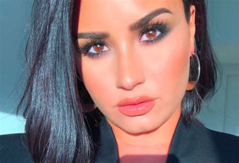 Demi Lovato Arrasa En Instagram ¡¡con Un Minibikini De Leopardo Y Sin Photoshop Dondiario