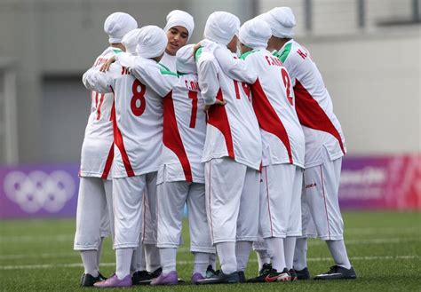 Fußballerinnen Mit Hijab Fifa Will Kopftücher Im Fußball Erlauben