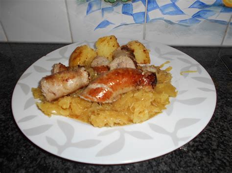 Zuurkool met braadworst en gebakken aardappelen recept groenten Gette