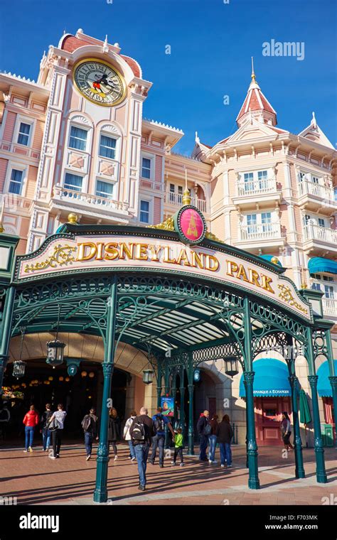 Entrance To Disneyland Paris Hi Res Stock Photography And Images Alamy