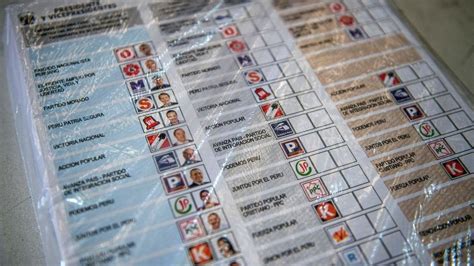 Se debe utilizar doble mascarilla para ir a votar este domingo. Elecciones en Perú: 4 claves para entender las ...