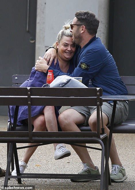 Pictured Ant Mcpartlins Ex Lisa Armstrong Enjoys Park Date With New Man As She Finds Love