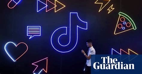 Trump To Ban Us Downloads Of Tiktok And Wechat Technology The Guardian