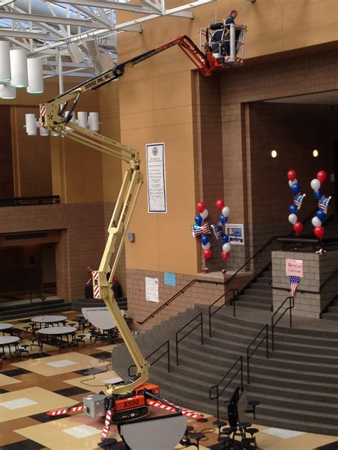 Atrium Lifts Gallery Chicago Window Washing And Facade Maintenance