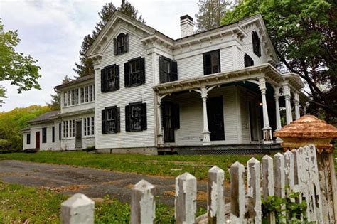 Photos Of A Connecticut Ghost Town That S On Sale For 1 95 Million Business Insider