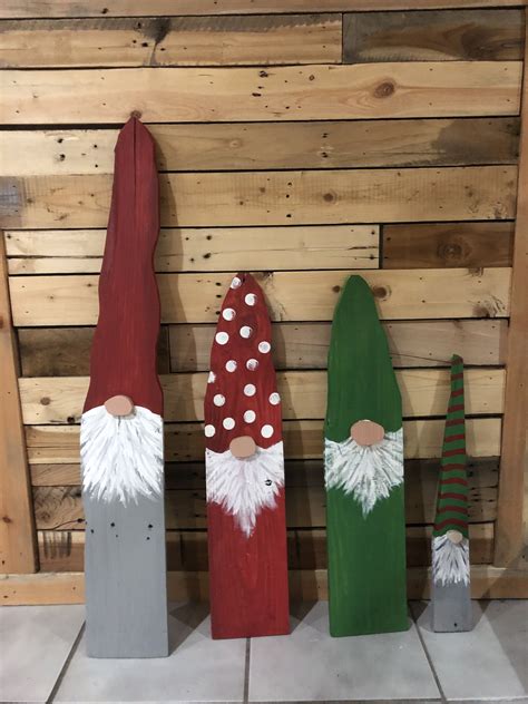 Leaning Gnomes 1500 Crafty Christmas Ts Christmas Board