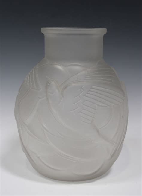 An Art Deco Muller Frères Lunéville Frosted Glass Vase 1930s The Exterior Moulded With S