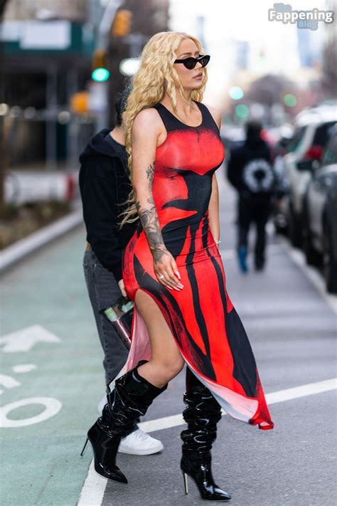 🔴 Iggy Azalea Shows Off Her Sexy Figure In New York 15 Photos