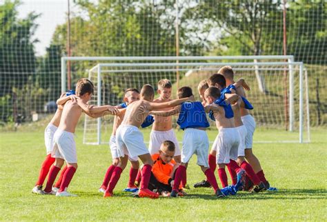 Soccer Team Standing In A Huddle Stock Image Image Of Five Sharing
