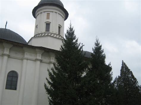 Schitul sfantul ilie apartine de manastirea sfantul sava, berzunti. Biserica Sfantul Ilie, catedrale si biserici Botosani, Sky ...