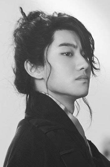He made his acting debut in the television series my husband got a family in 2012 for which he received best young actor award at the korea drama awards. Kwak Dong-Yeon | Portrait, Kwak dong yeon, Drawing people