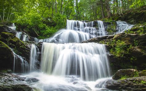 Cascading Waterfall HD Wallpaper | Background Image | 2880x1800