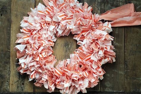 Cute Easy Rag Wreath Diy · How To Make A Fabric Wreath · Home Diy