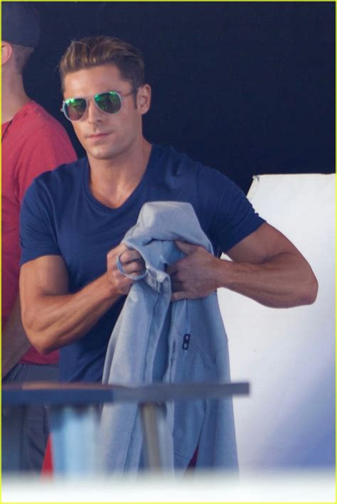 Zac Efron Gets New Look On Set Of Baywatch Photo 3613021 Zac Efron Photos Just Jared