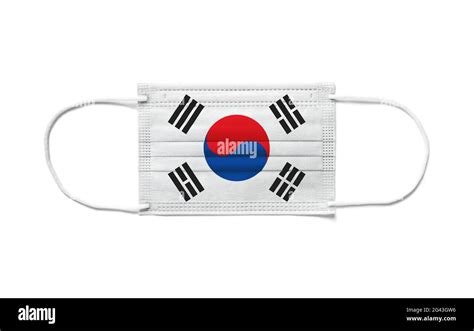 bandera de corea del sur en una máscara quirúrgica desechable fondo blanco fotografía de stock