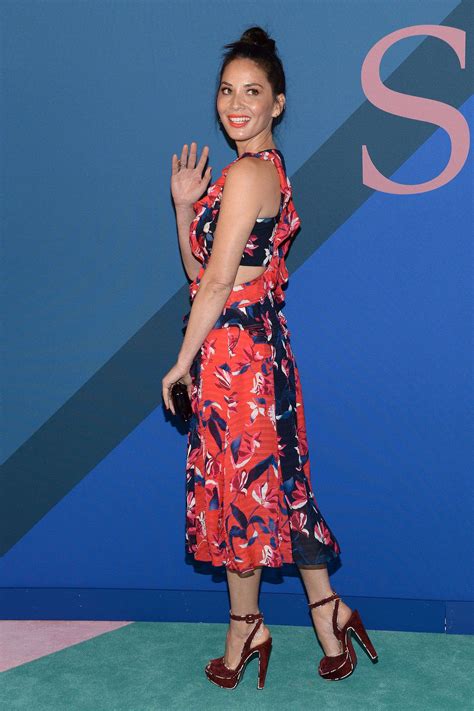 June 05 2017 Cfda Fashion Awards 008 Admiring Olivia Munn Photo