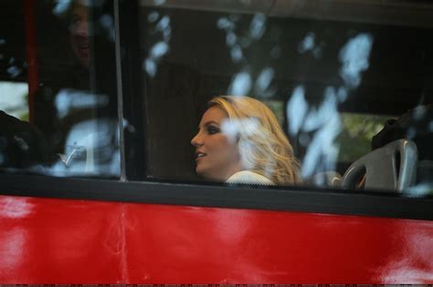 Britney World Blog October 15 Britney Taking A Bus In London