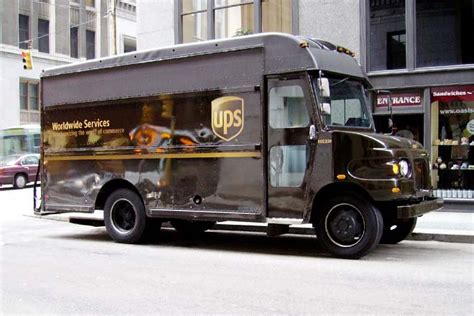 UPS Vs FedEx Service Comparison Chart