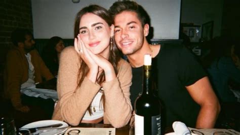 Il motivo di tanto successo è senz'altro legato alla lingua: Anna Wolf, chi è la fidanzata di Andrea Denver?/ Modella e ...