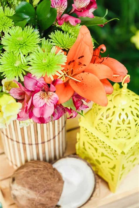 Plan a hawaiian theme party: These are the only tropical themed party ideas you need ...