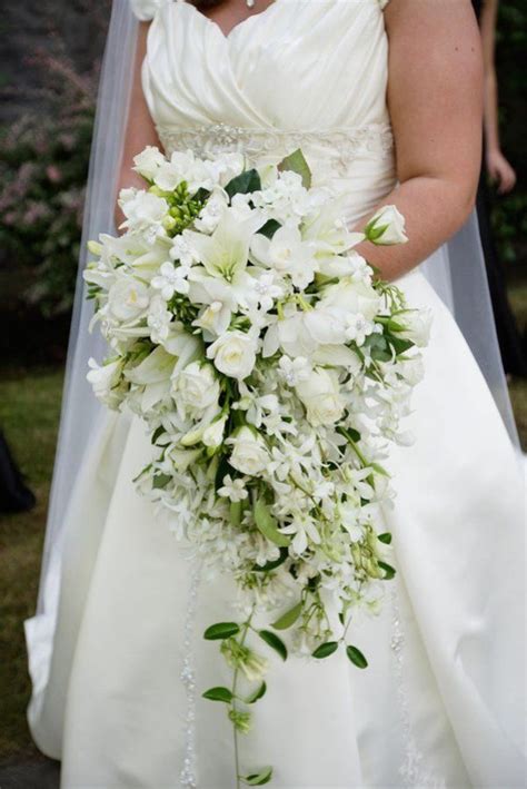 The combination of d mannose and hibiscus flower extract is the better alternative to cranberry pills. Classic Governor Hotel Wedding from Altura Studio | Flower ...