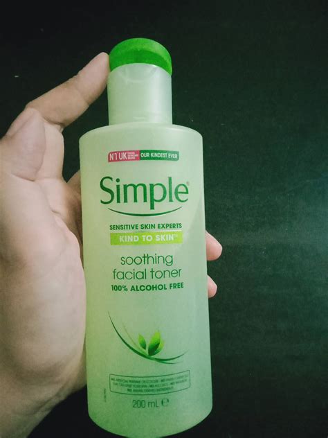 Review Simple Soothing Facial Toner