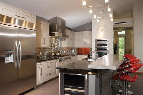 Whether you prefer a traditional look or something more modern, these kitchen cabinet design. 37 Gorgeous Kitchen Islands With Breakfast Bars (Pictures ...