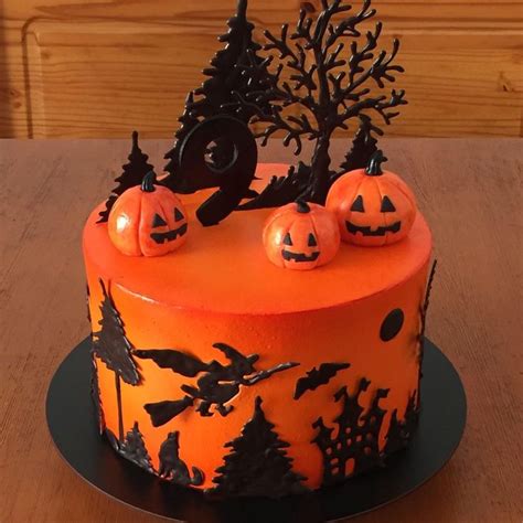 Sink Your Fangs Into These Scarily Good Halloween Cake Creations