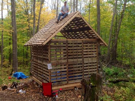Tiny Cabin Built Using Recycled Pallets