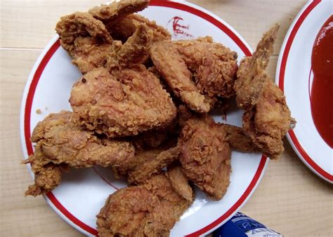 Gerai kfc berada di tiap kota di semua indonesia, tetapi bila anda tidak ada waktu bertandang ke situ, sekarang ada service kfc pesan antar 24 jam online atau memakai program kfc home delivery. KFC, Genteng, Surabaya - Lengkap: Menu terbaru, jam buka ...