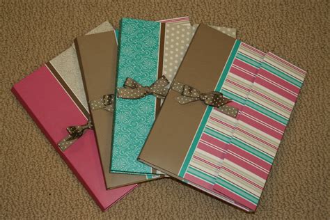 Make your kids love their notebook by decorating their notebook cover like this. My Creative Corner!: Thoroughly Modern Folders Notebooks