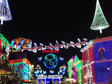 Osborne Lights Disney Studios Christmas Worldwide Christmas Joy