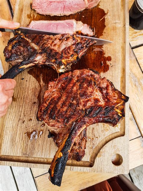 Cuisson de la côte de bœuf au barbecue Recette et méthode
