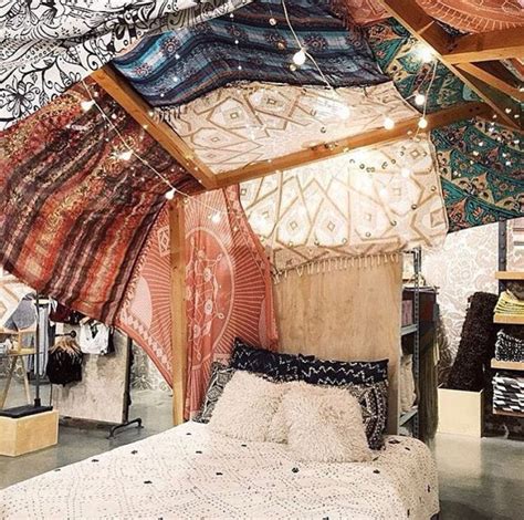 Hang 'em on walls, drape 'em on beds, divide a room, hide your secret stuff. 17 Best images about Boho/Bohemian Style, Decor and ...