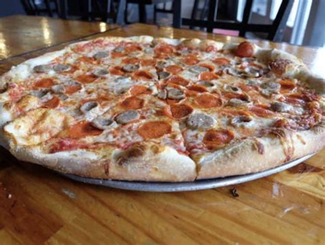 16 Best Pizza Places In Milwaukee Wi 2023 Updated