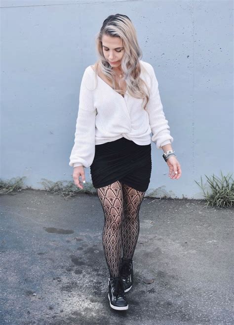 Fishnet Tights Outfit Ideas Fall Street Style Fashion Blogger