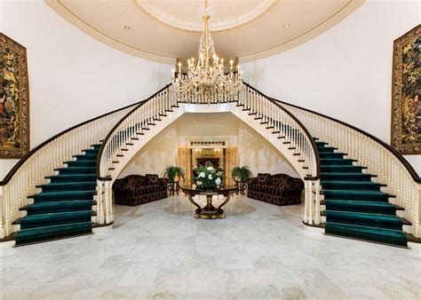 Cool Luxurious Grand Staircase Design Ideas For Amazing Home