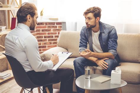 4 Benefits Of Seeing A Male Therapist